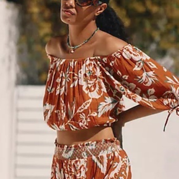 Anthropologie  Printed Off the Shoulder Crop Top M - Picture 1 of 4
